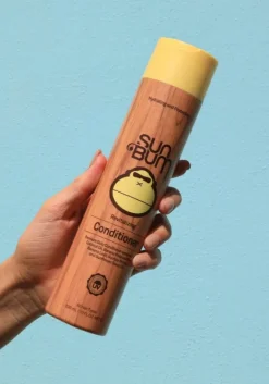 Fashion Sun Bum Revitalizing Conditioner 300mL